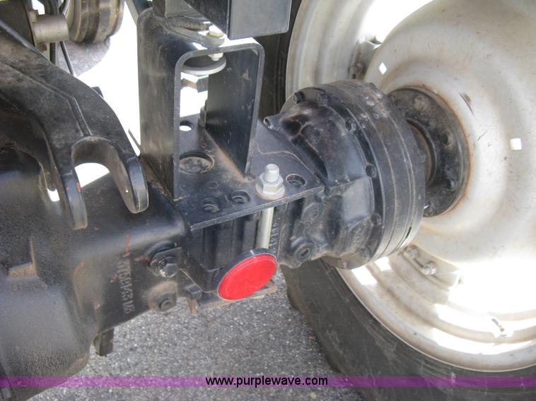 image for item E7885 1998 AGCO Allis 8745 tractor