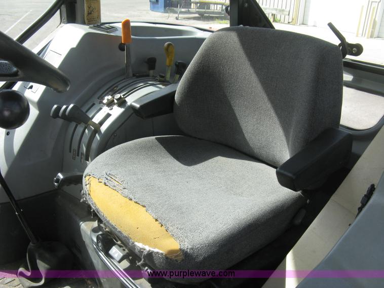 image for item E7885 1998 AGCO Allis 8745 tractor