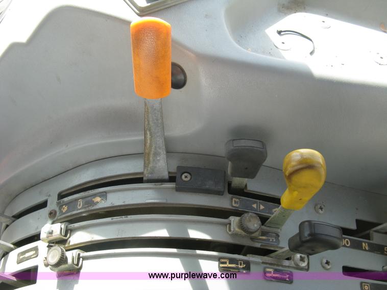 image for item E7885 1998 AGCO Allis 8745 tractor