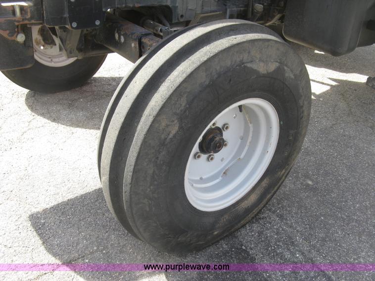 image for item E7885 1998 AGCO Allis 8745 tractor