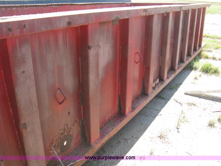 image for item E7886 20 yard capacity roll off dumpster