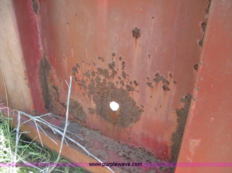 image for item E7886 20 yard capacity roll off dumpster