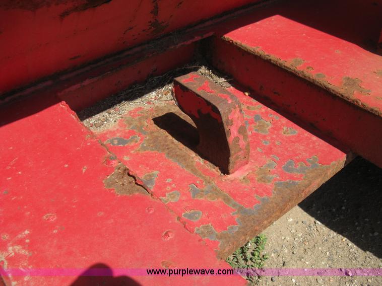 image for item E7886 20 yard capacity roll off dumpster