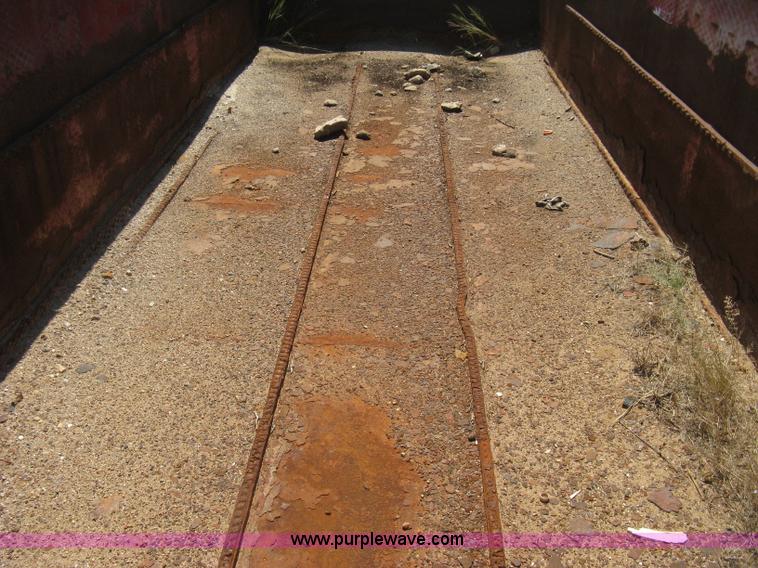 image for item E7886 20 yard capacity roll off dumpster