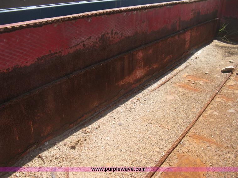 image for item E7886 20 yard capacity roll off dumpster