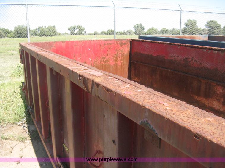 image for item E7886 20 yard capacity roll off dumpster