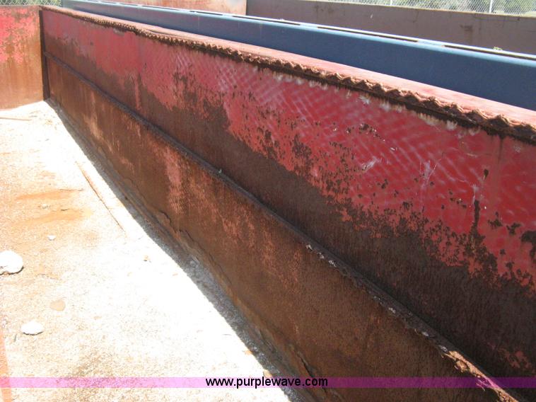 image for item E7886 20 yard capacity roll off dumpster