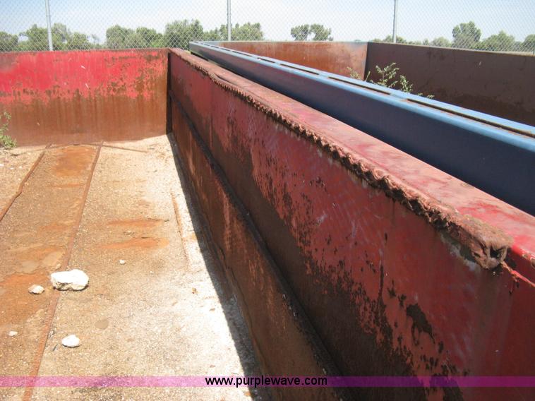 image for item E7886 20 yard capacity roll off dumpster