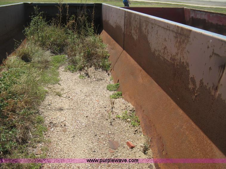 image for item E7887 20 yard capacity roll off dumpster