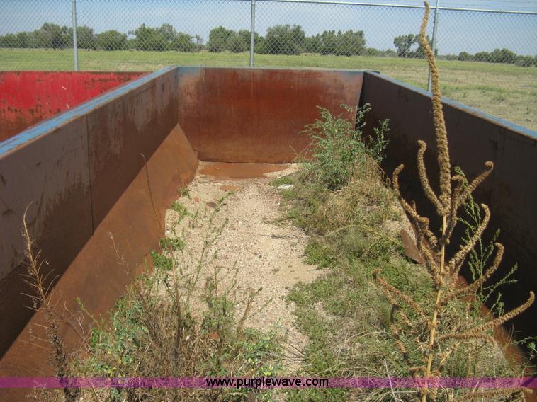 image for item E7887 20 yard capacity roll off dumpster