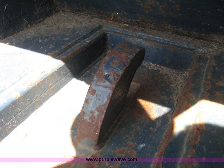 image for item E7887 20 yard capacity roll off dumpster