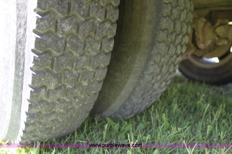 image for item F3318 1991 Chevrolet school bus