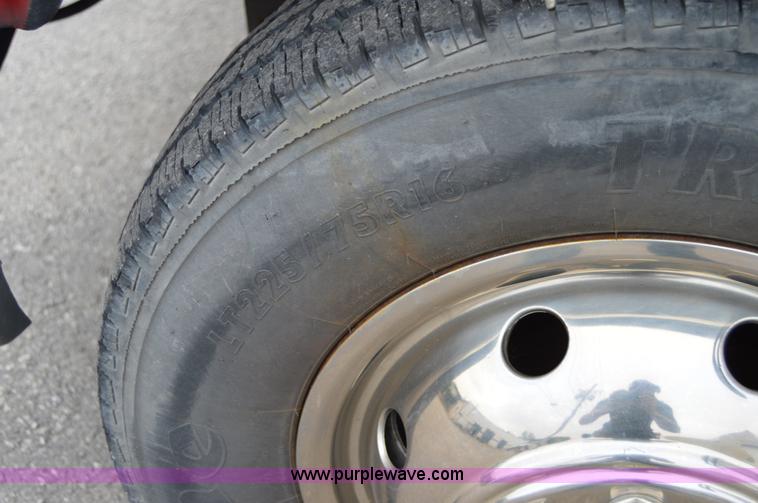 image for item F5177 2003 Ford 801 ambulance