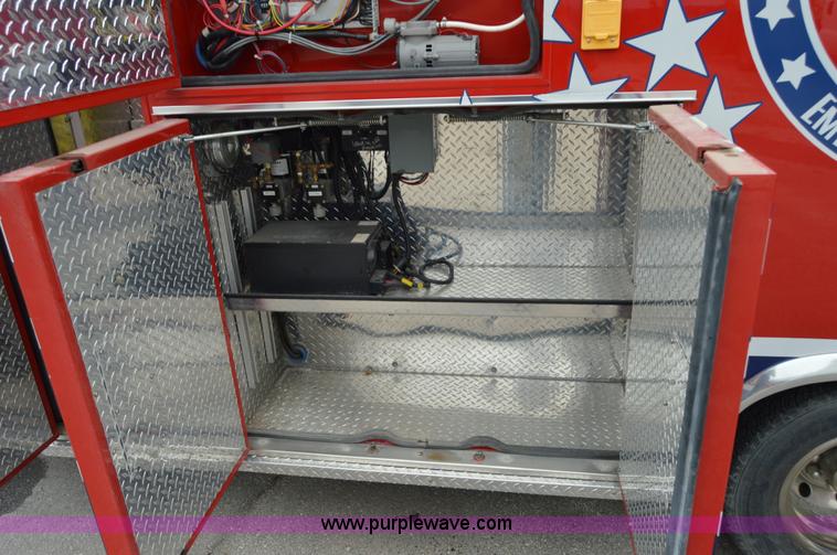 image for item F5177 2003 Ford 801 ambulance