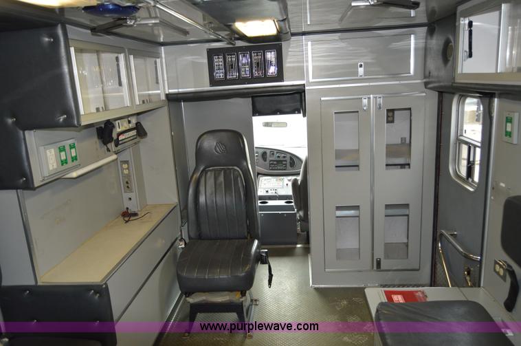 image for item F5177 2003 Ford 801 ambulance