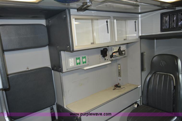 image for item F5177 2003 Ford 801 ambulance