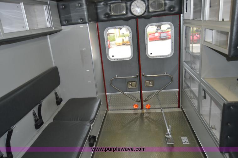 image for item F5177 2003 Ford 801 ambulance
