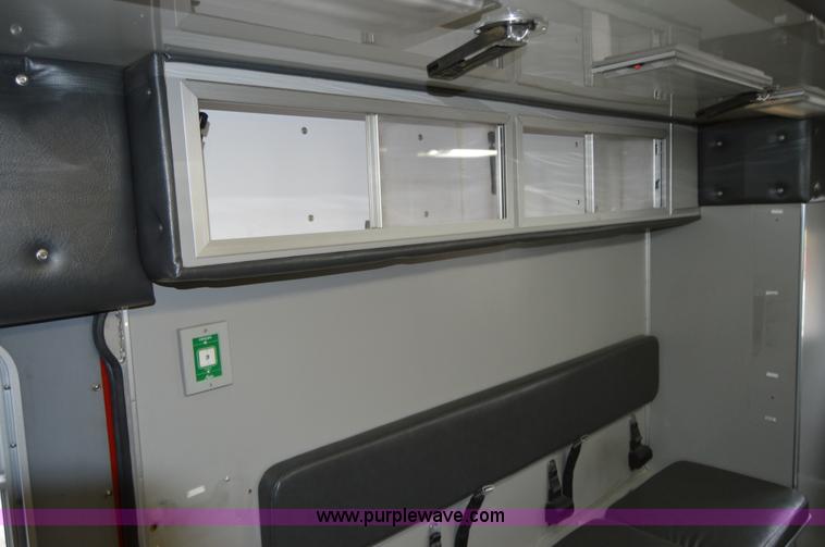 image for item F5177 2003 Ford 801 ambulance