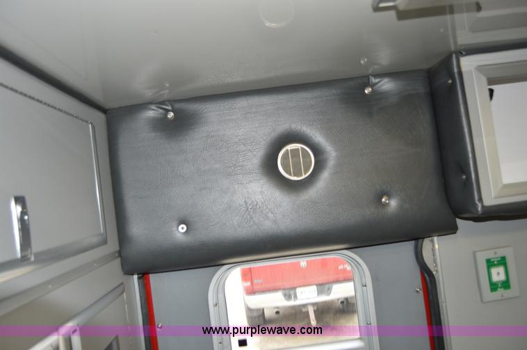 image for item F5177 2003 Ford 801 ambulance