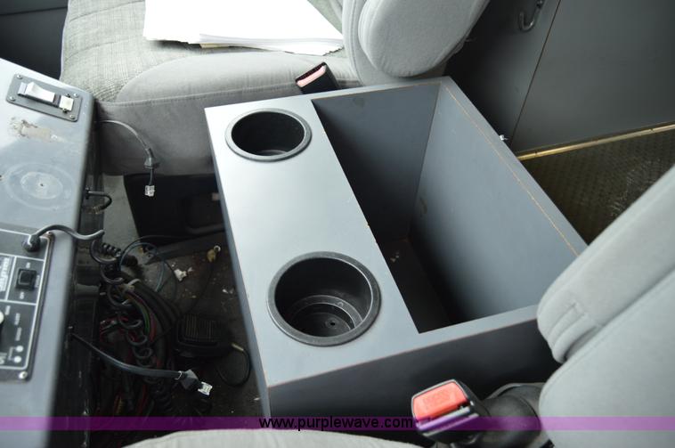 image for item F5177 2003 Ford 801 ambulance