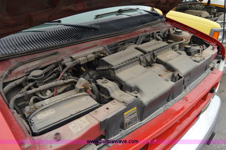 image for item F5177 2003 Ford 801 ambulance