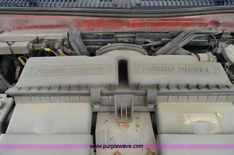 image for item F5177 2003 Ford 801 ambulance