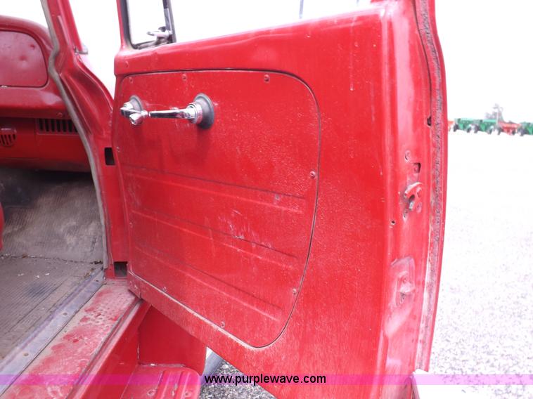 image for item H1792 1970 International 1600 fire truck