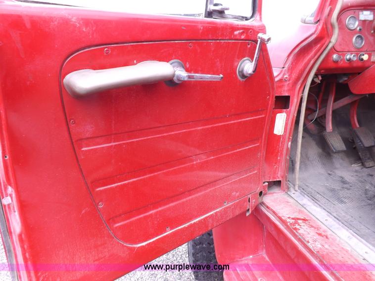 image for item H1793 1970 International 1600 fire truck