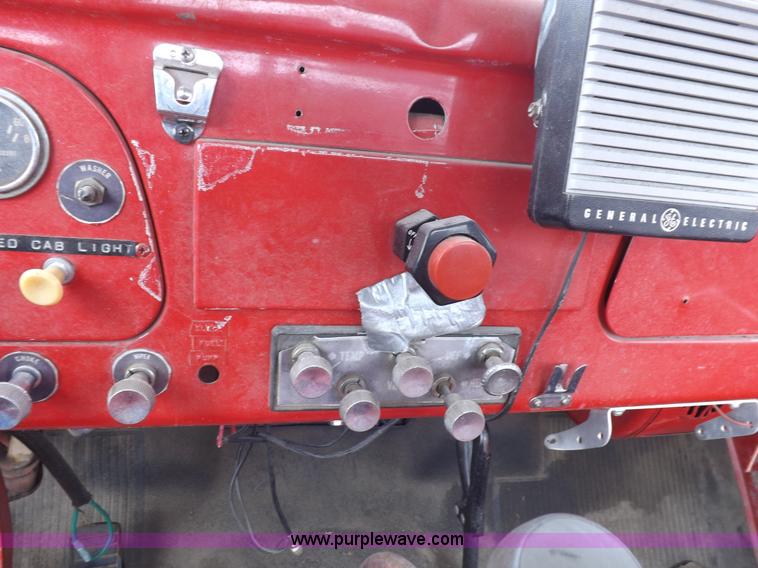 image for item H1793 1970 International 1600 fire truck