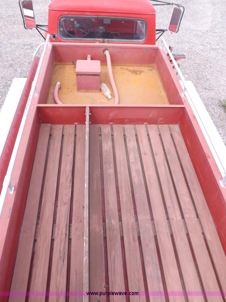 image for item H1793 1970 International 1600 fire truck