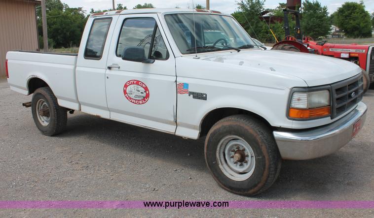 image for item H5658 1997 Ford F250 HD SuperCab pickup truck