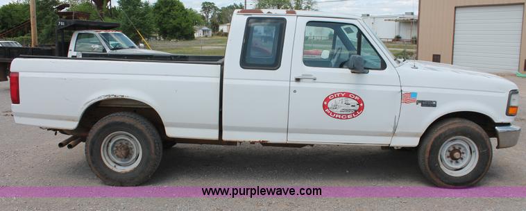 image for item H5658 1997 Ford F250 HD SuperCab pickup truck