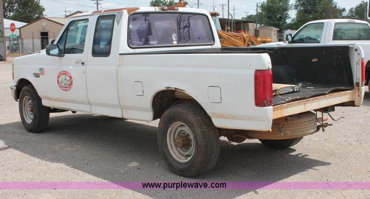 image for item H5658 1997 Ford F250 HD SuperCab pickup truck