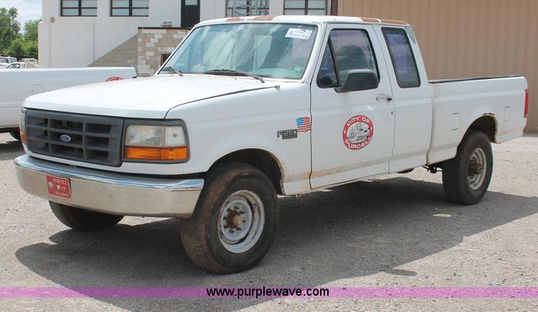 image for item H5658 1997 Ford F250 HD SuperCab pickup truck