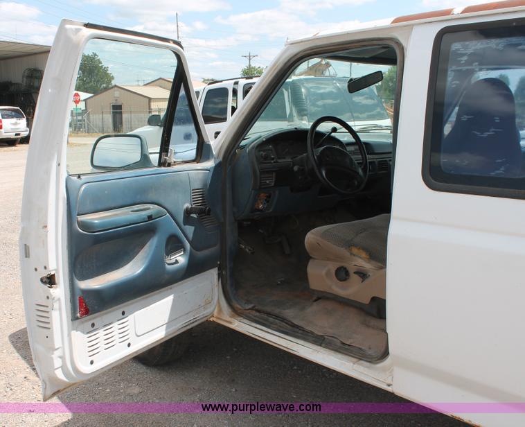 image for item H5658 1997 Ford F250 HD SuperCab pickup truck