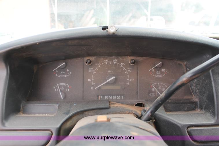 image for item H5658 1997 Ford F250 HD SuperCab pickup truck