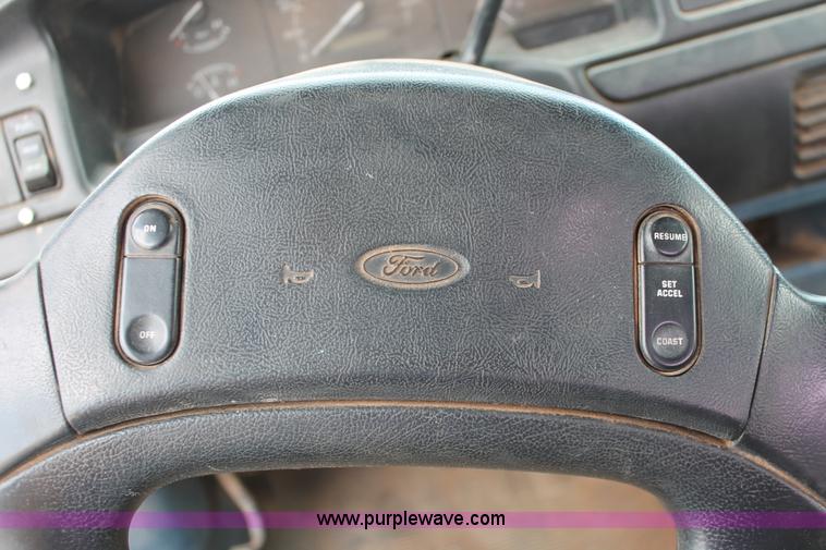 image for item H5658 1997 Ford F250 HD SuperCab pickup truck