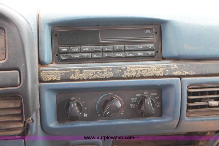 image for item H5658 1997 Ford F250 HD SuperCab pickup truck