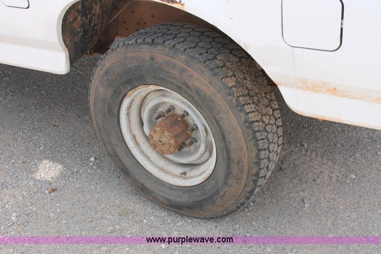 image for item H5658 1997 Ford F250 HD SuperCab pickup truck