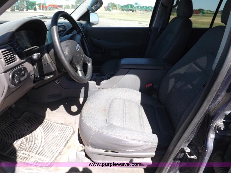 image for item H9118 2002 Ford Explorer SUV