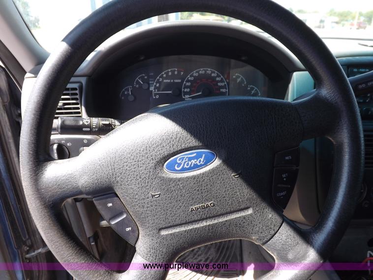 image for item H9118 2002 Ford Explorer SUV