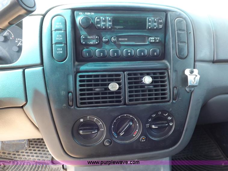 image for item H9118 2002 Ford Explorer SUV