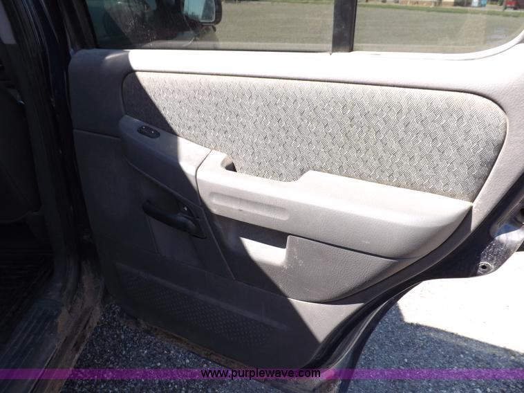 image for item H9118 2002 Ford Explorer SUV