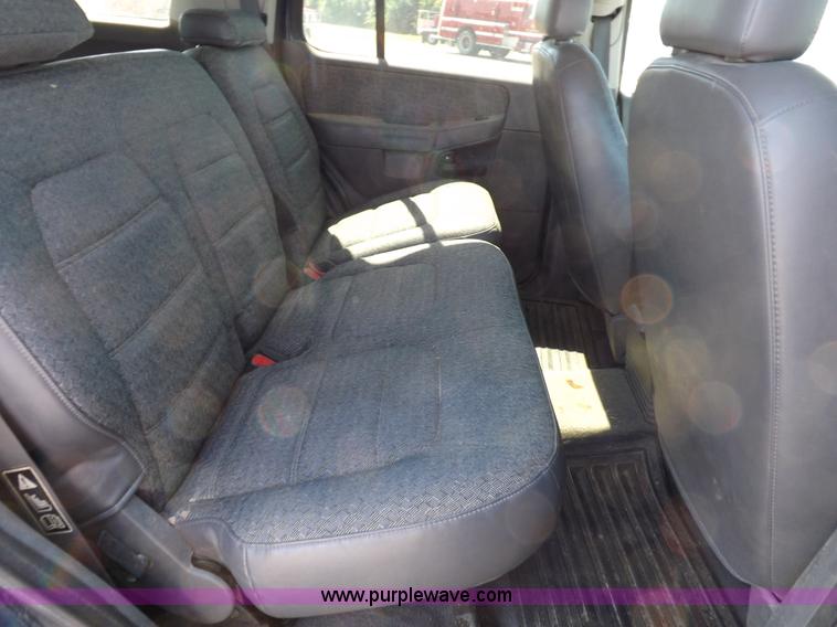 image for item H9118 2002 Ford Explorer SUV