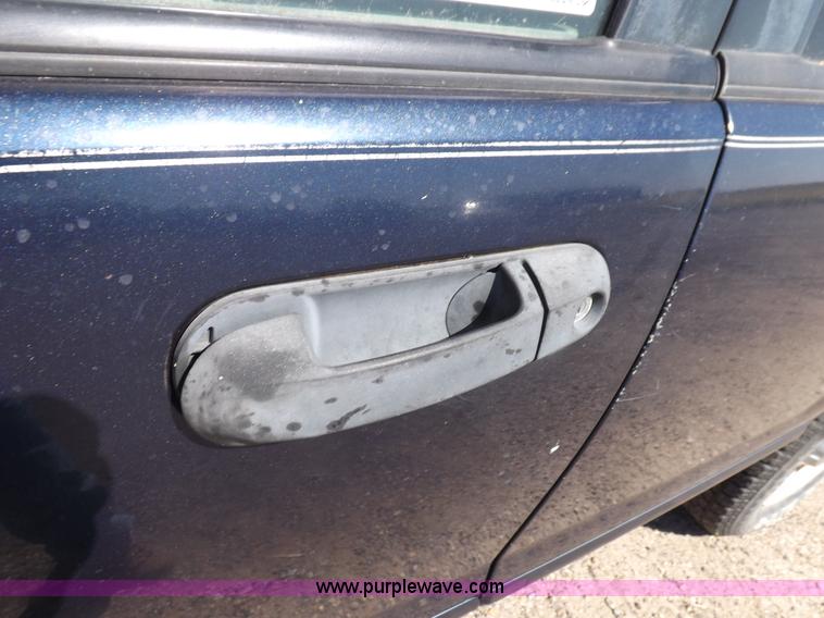 image for item H9118 2002 Ford Explorer SUV