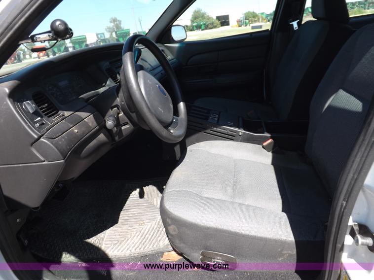 image for item H9119 2008 Ford Crown Victoria Police Interceptor