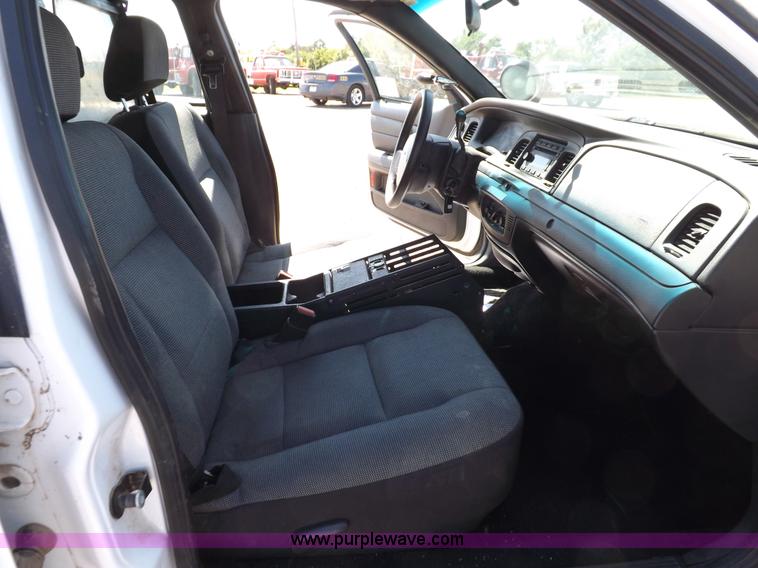 image for item H9119 2008 Ford Crown Victoria Police Interceptor