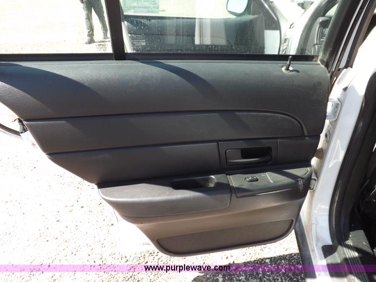 image for item H9119 2008 Ford Crown Victoria Police Interceptor