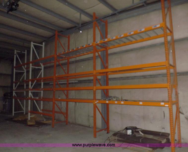 image for item H9125 Assorted pallet racking