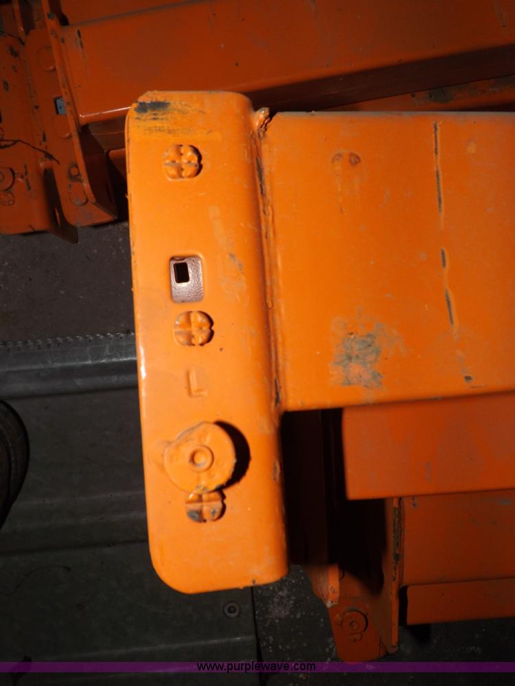 image for item H9125 Assorted pallet racking